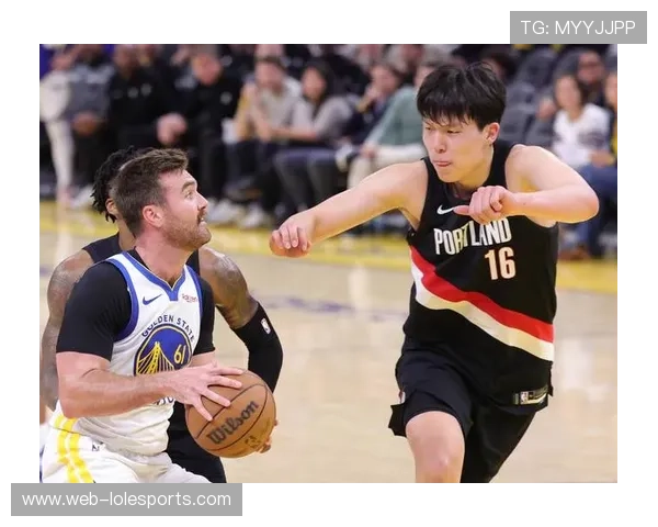 2025至2026NBA季前赛勇士主场迎战开拓者新星首秀成为最大焦点 2025至2026NBA季前赛勇士主场迎战开拓者新星首秀成为最大焦点